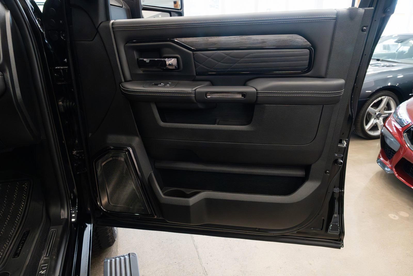 Used 2026 RAM 2500 Limited image 26