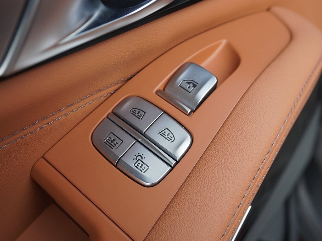 Used 2024 BMW X7 xDrive40i w/ Premium Package image 57