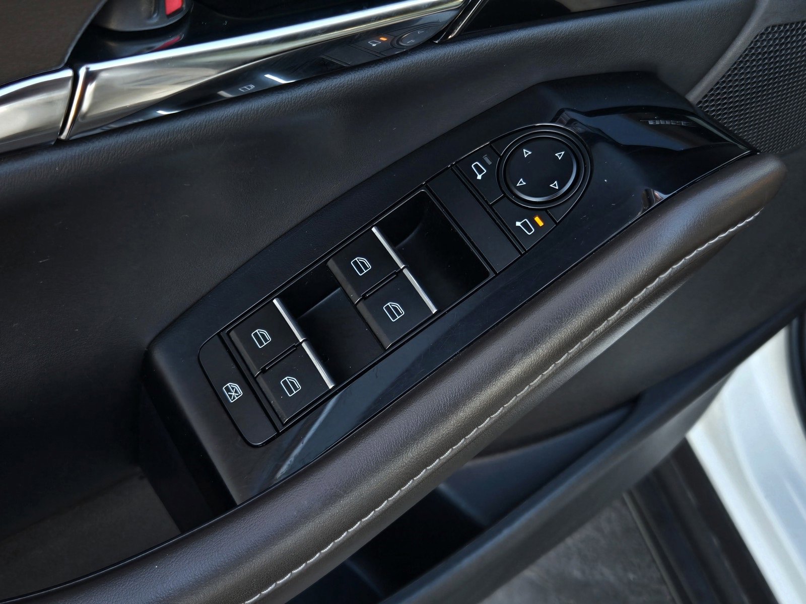 Used 2024 MAZDA CX-30 AWD 2.5 S w/ Premium Package image 9