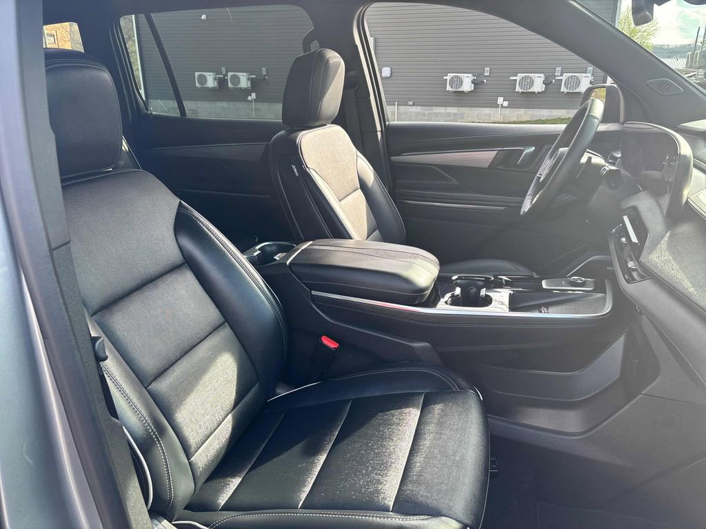 Used 2025 Buick Enclave Preferred image 31