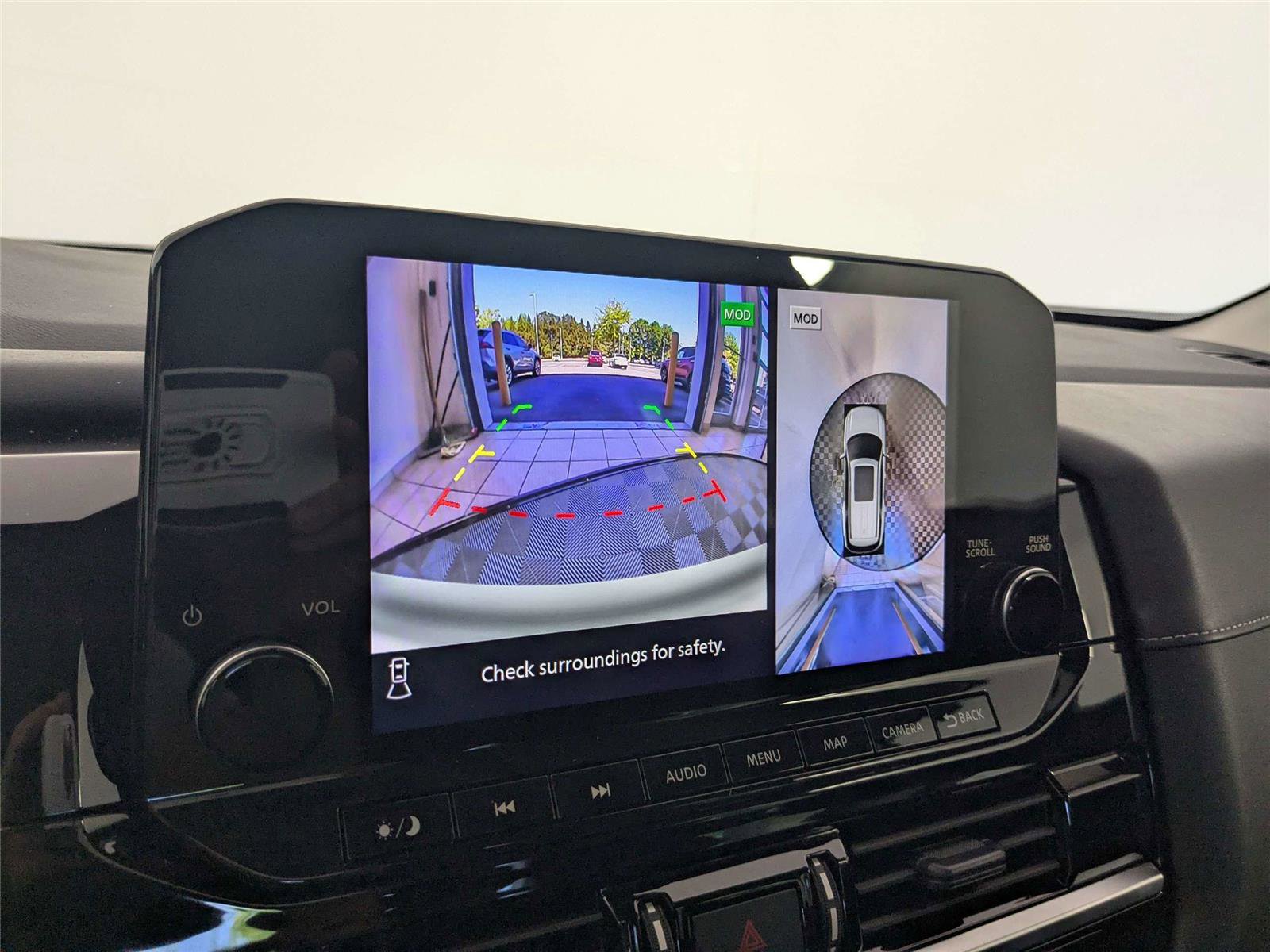 Used 2023 Nissan Pathfinder SL w/ Lighting Package (N92) image 18