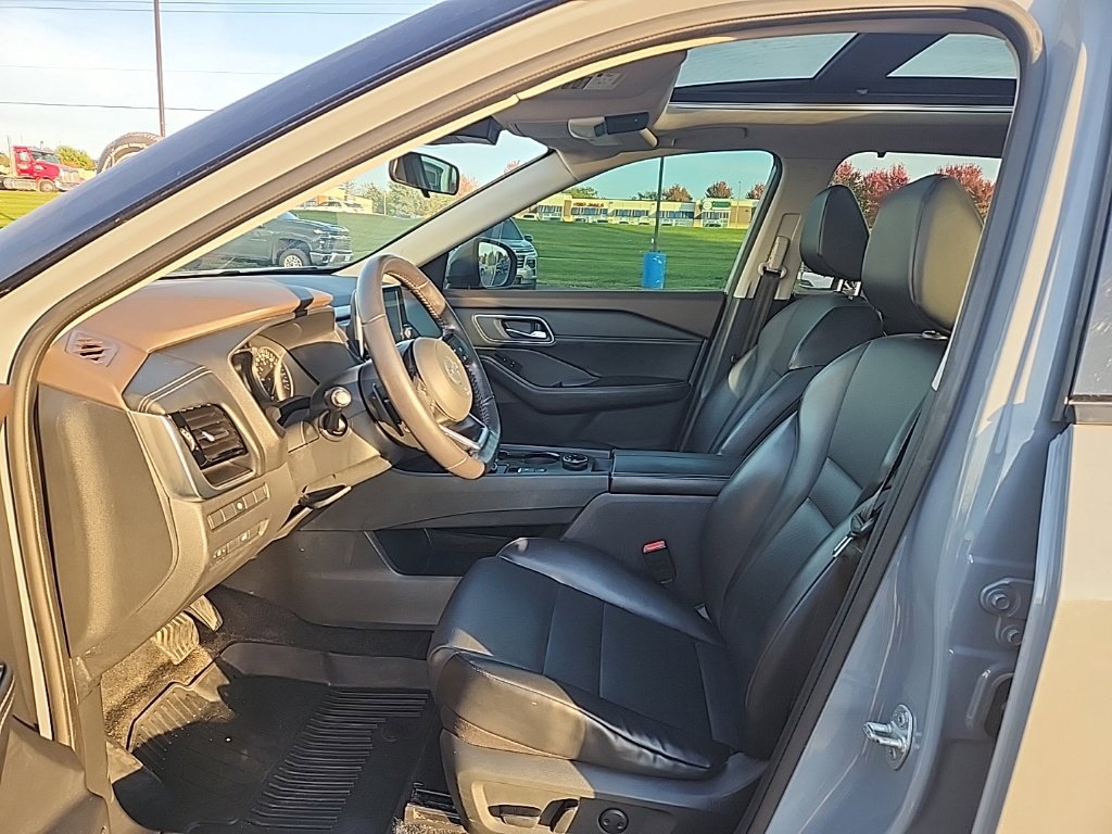 Used 2021 Nissan Rogue SV AWD/4WD image 10