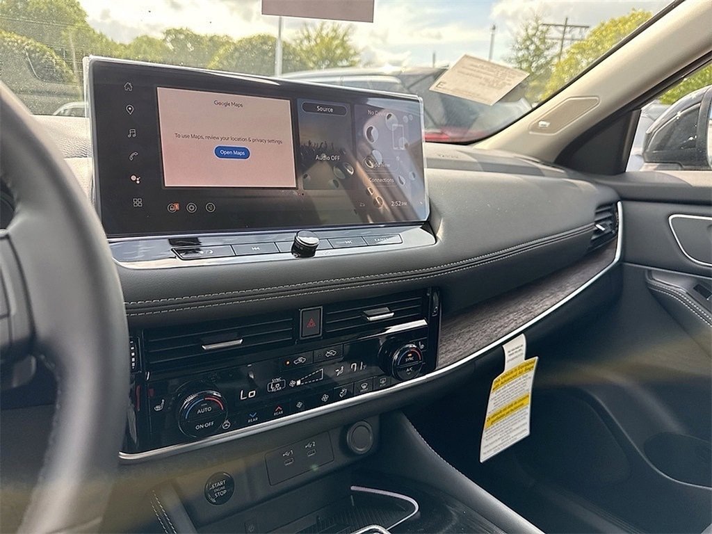 New 2026 Nissan Rogue Platinum image 9