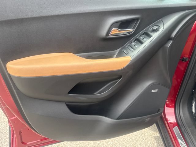 Used 2020 Chevrolet Trax Premier AWD/4WD image 9