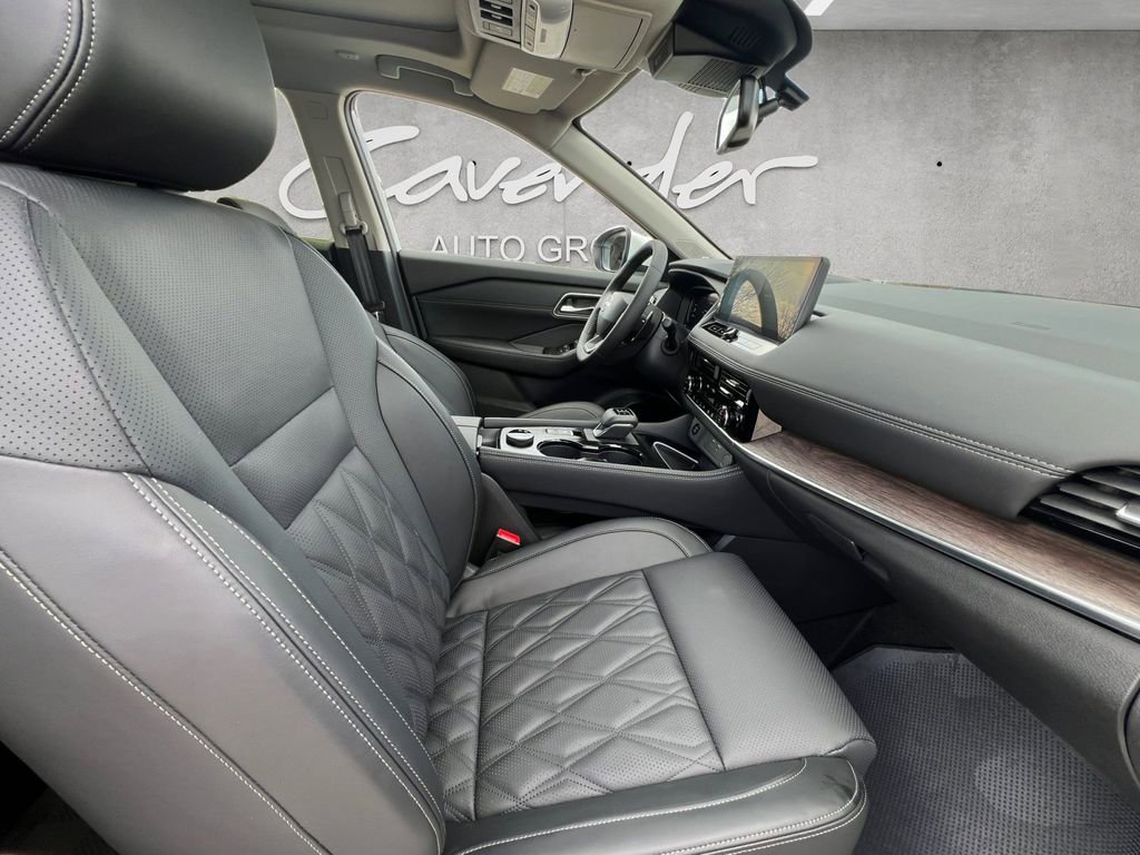 New 2026 Nissan Rogue Platinum image 24