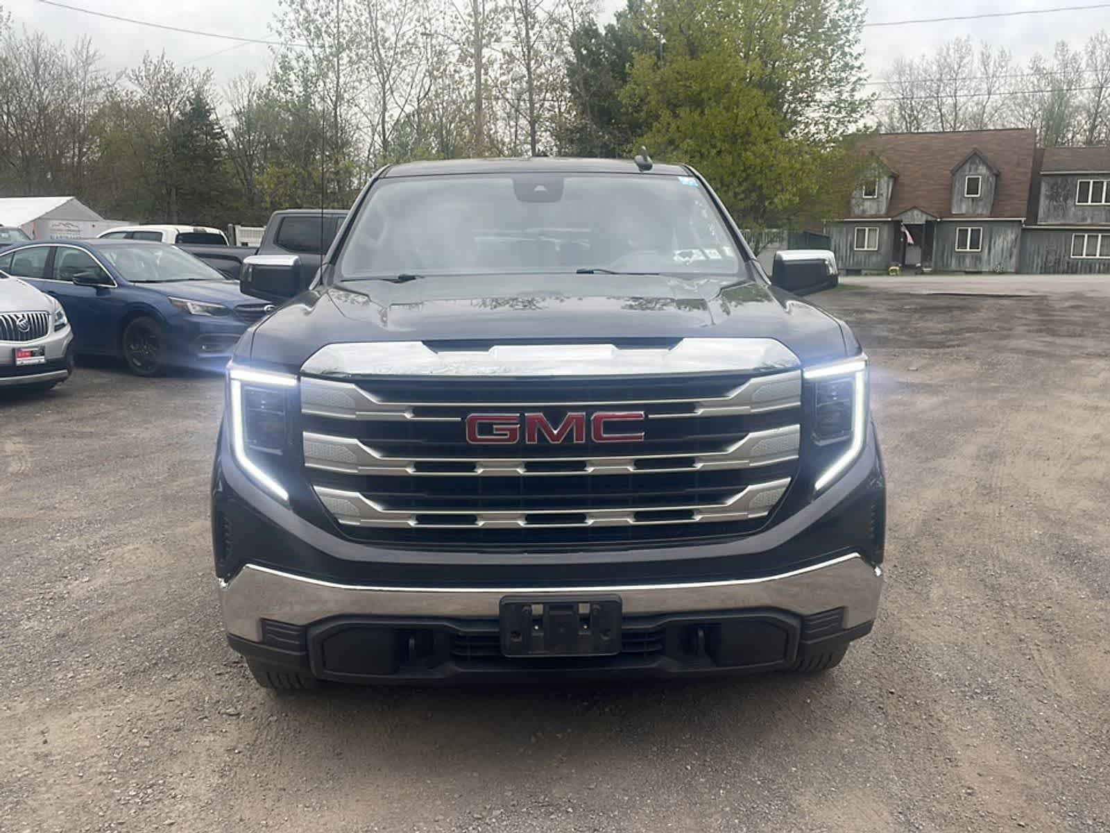 Used 2024 GMC Sierra 1500 SLE AWD/4WD image 11