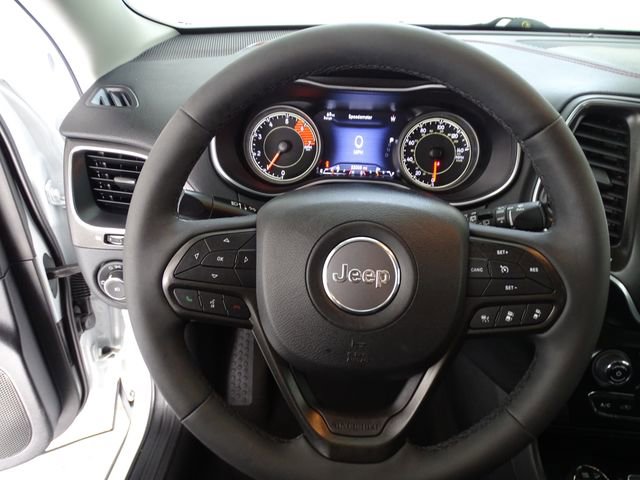 Used 2023 Jeep Cherokee Trailhawk w/ Premium Leather Package AWD/4WD image 6