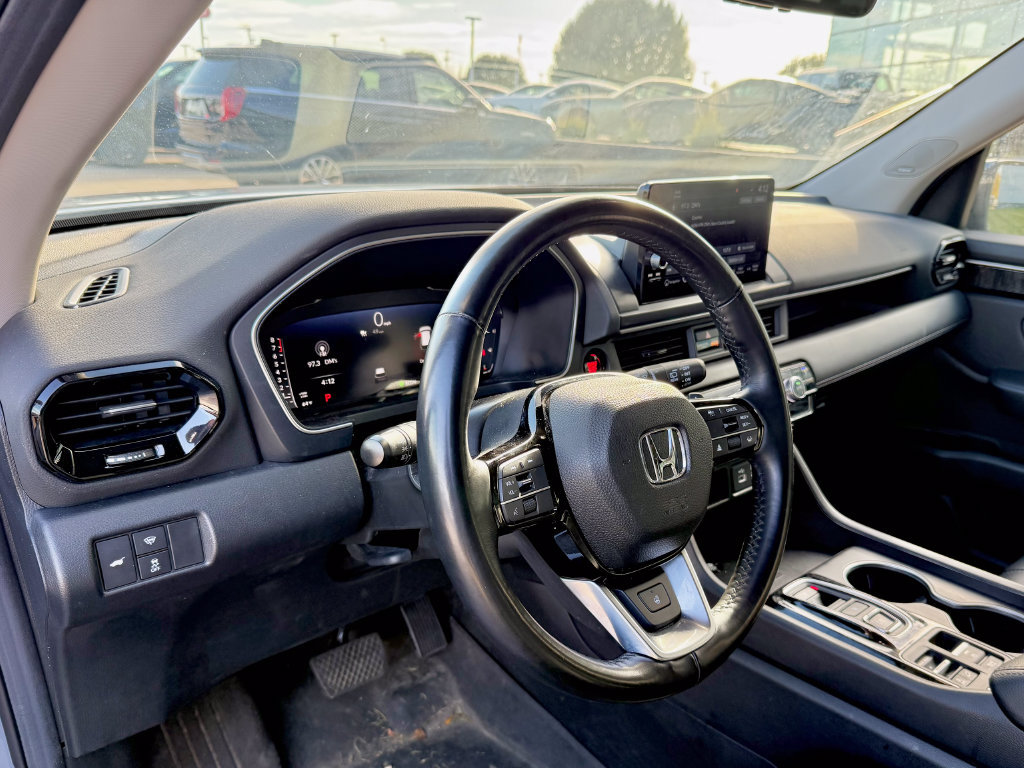 Used 2024 Honda Pilot Elite image 9
