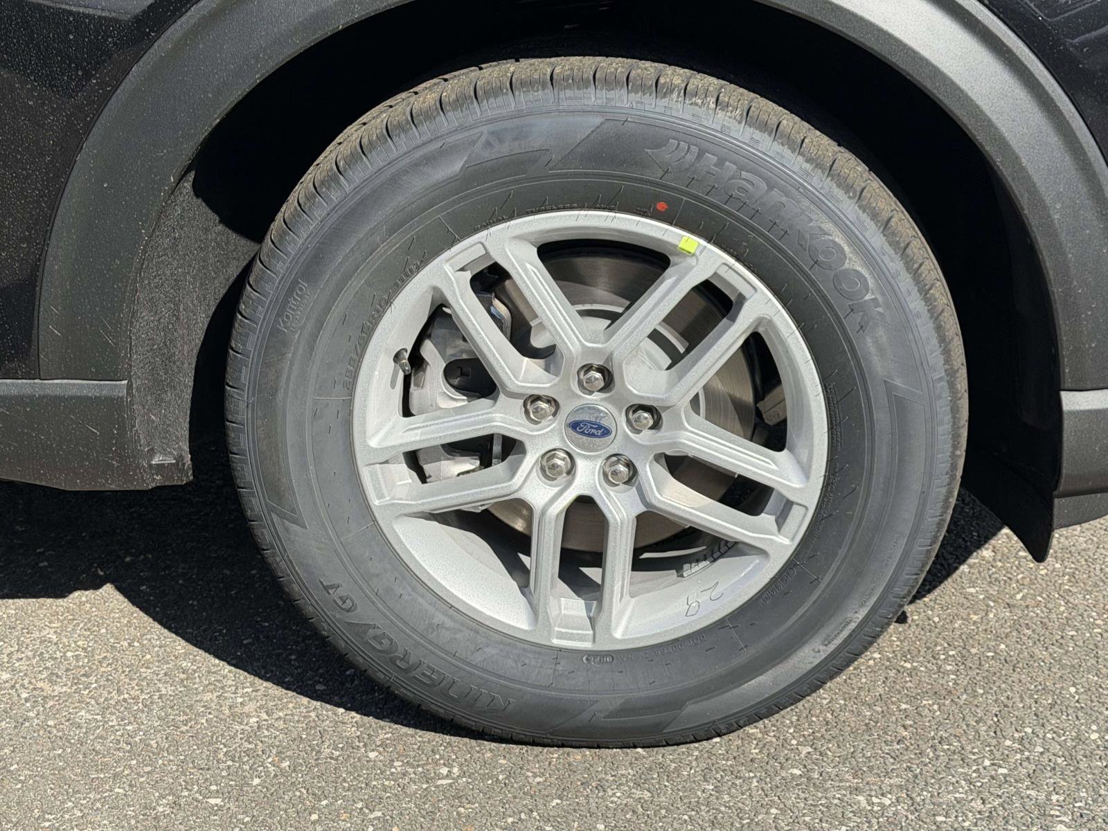 New 2026 Ford Explorer Active image 7