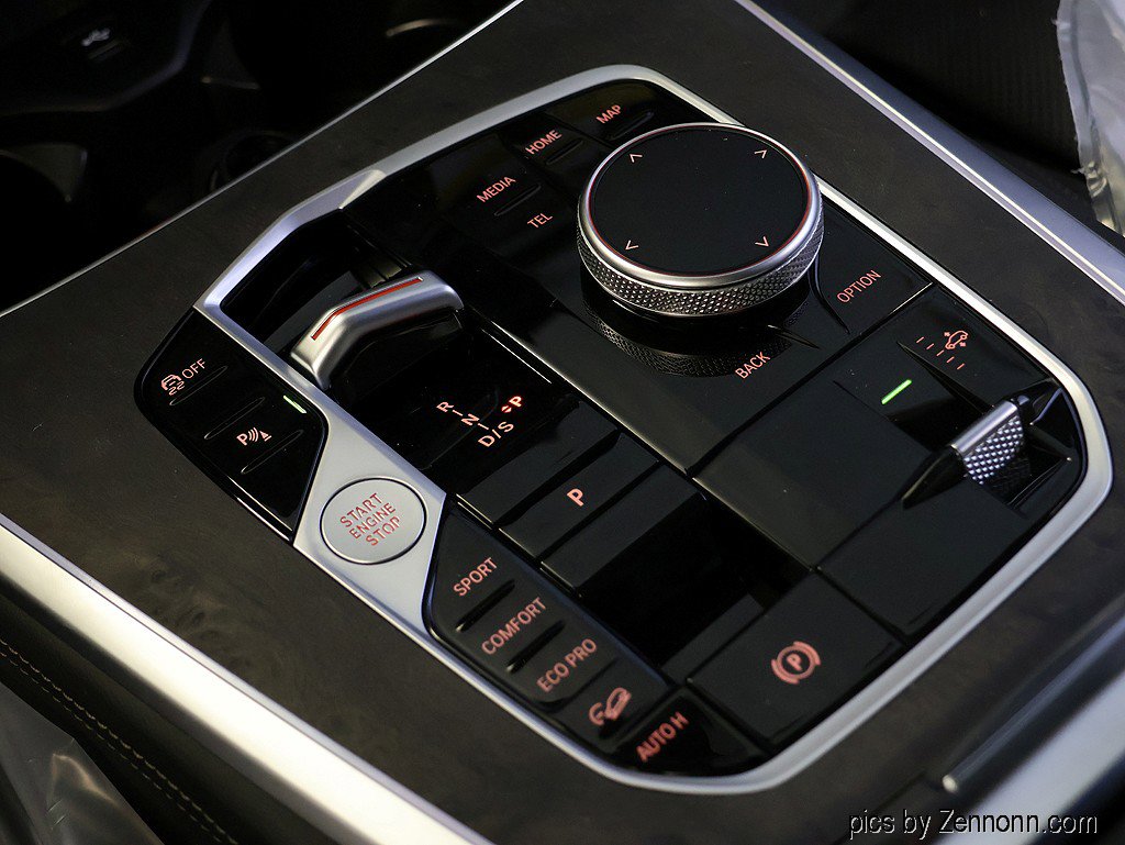 New 2026 BMW X5 xDrive40i w/ M Sport Package AWD/4WD image 26