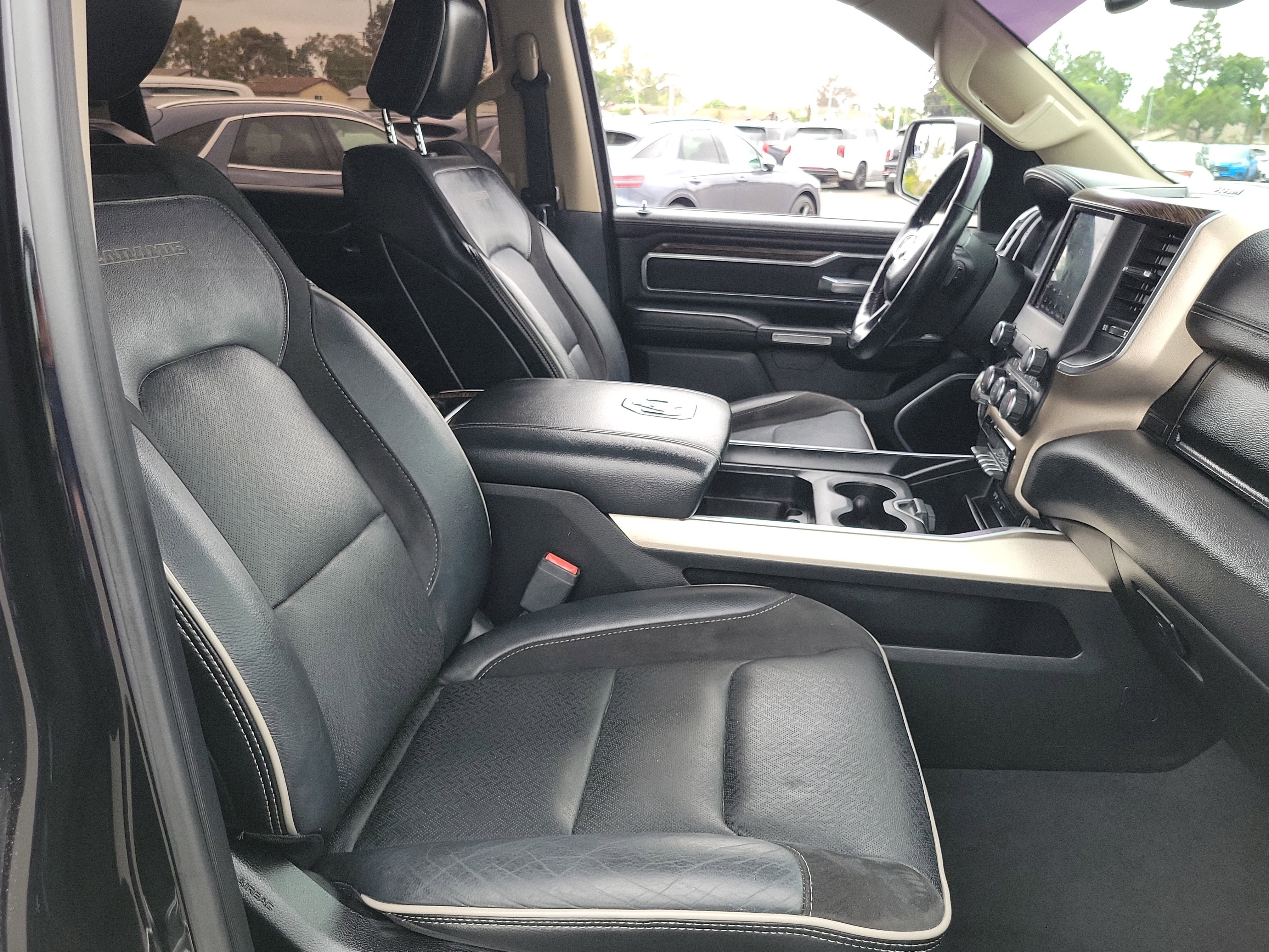 Used 2019 RAM 1500 Laramie AWD/4WD image 18