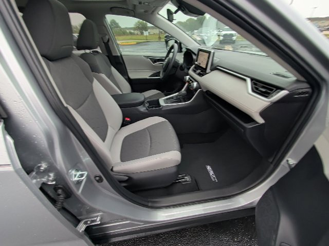 Certified 2025 Toyota RAV4 XLE w/ Convenience Package FWD image 3