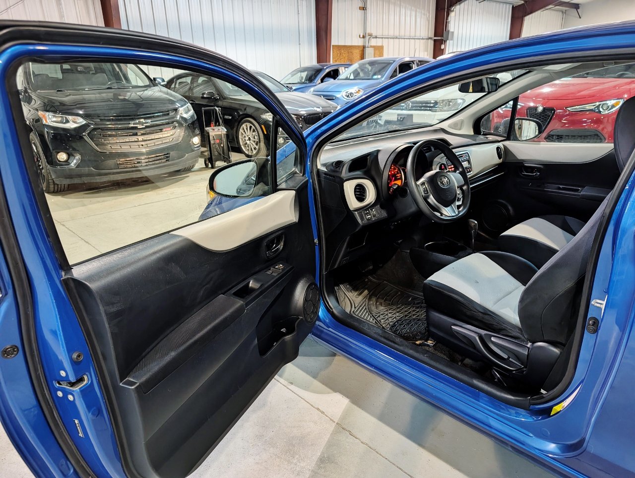 Used 2014 Toyota Yaris LE FWD image 12