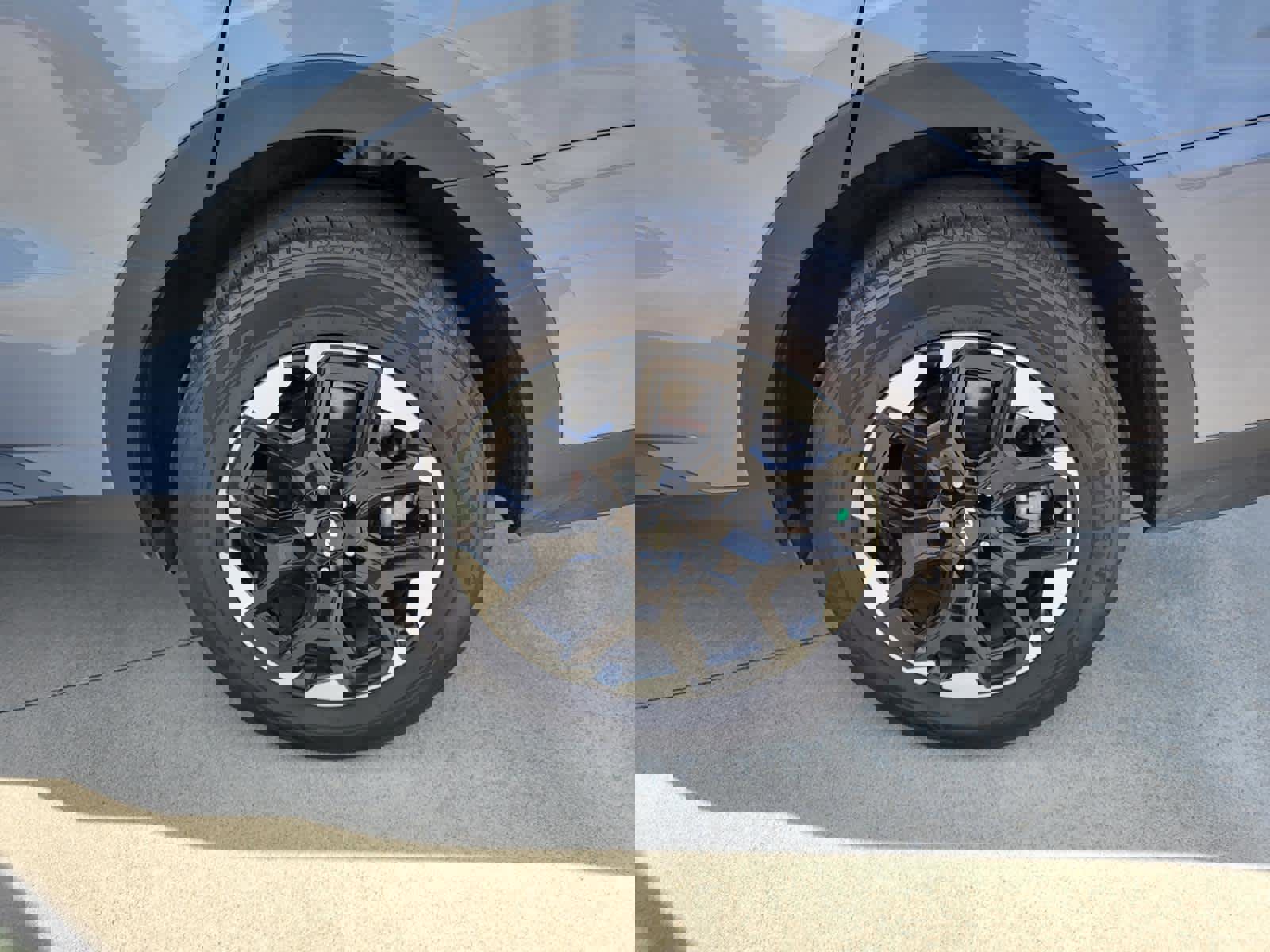 Used 2024 Kia Sorento S w/ Panoramic Sunroof Package image 28