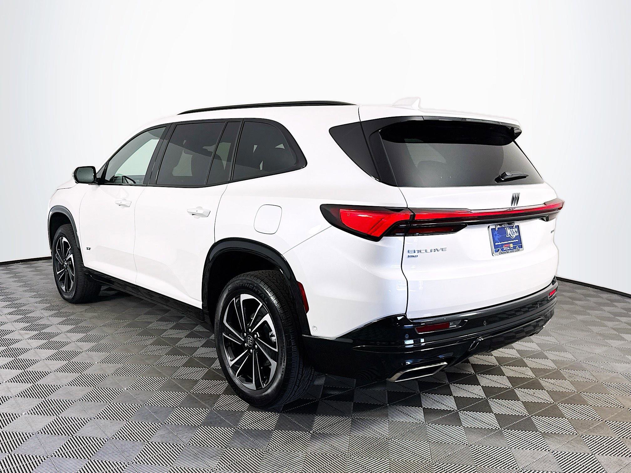 New 2025 Buick Enclave Sport Touring w/ Super Cruise Package image 5