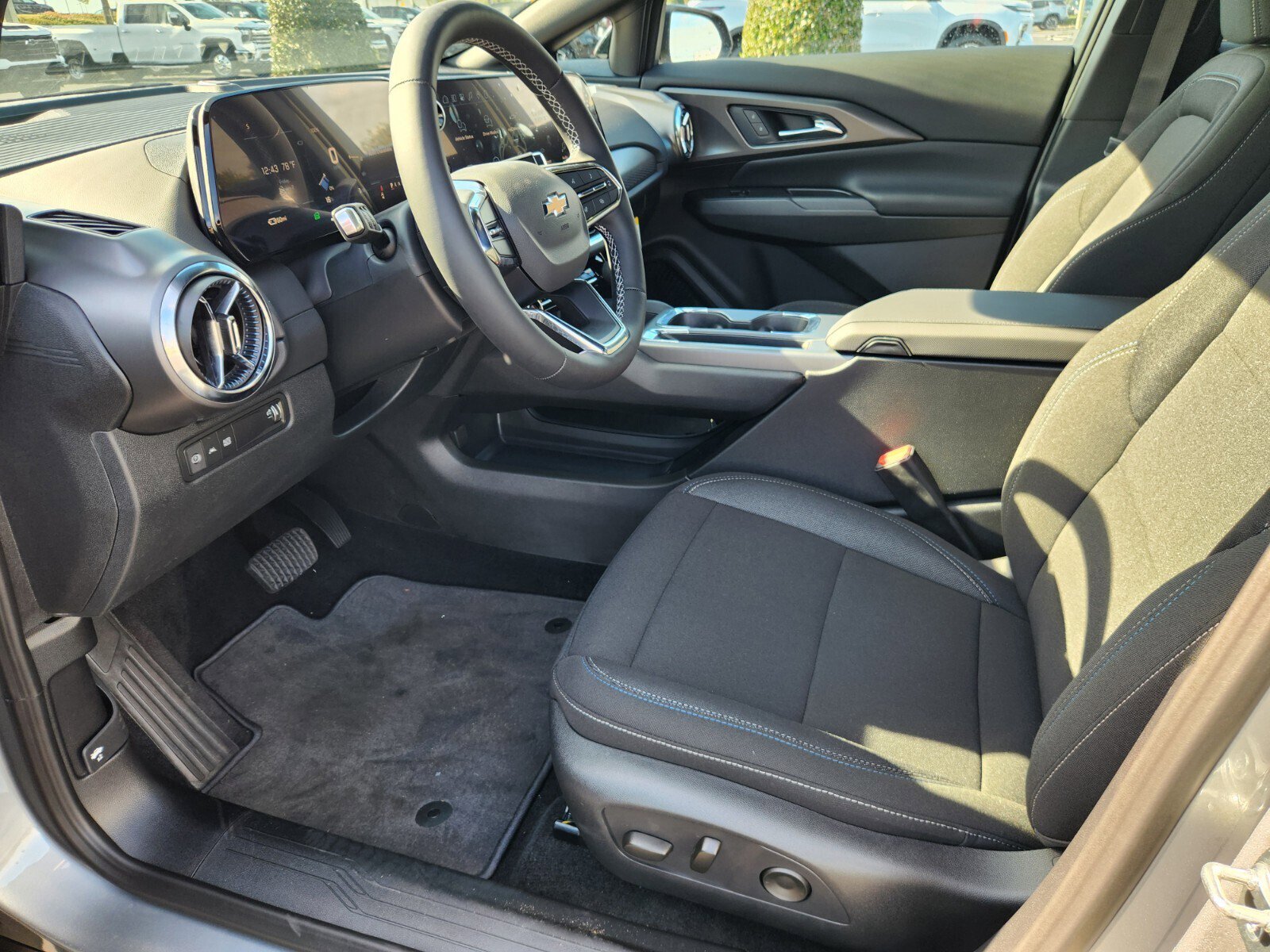 New 2026 Chevrolet Equinox EV LT w/ Comfort Package image 5