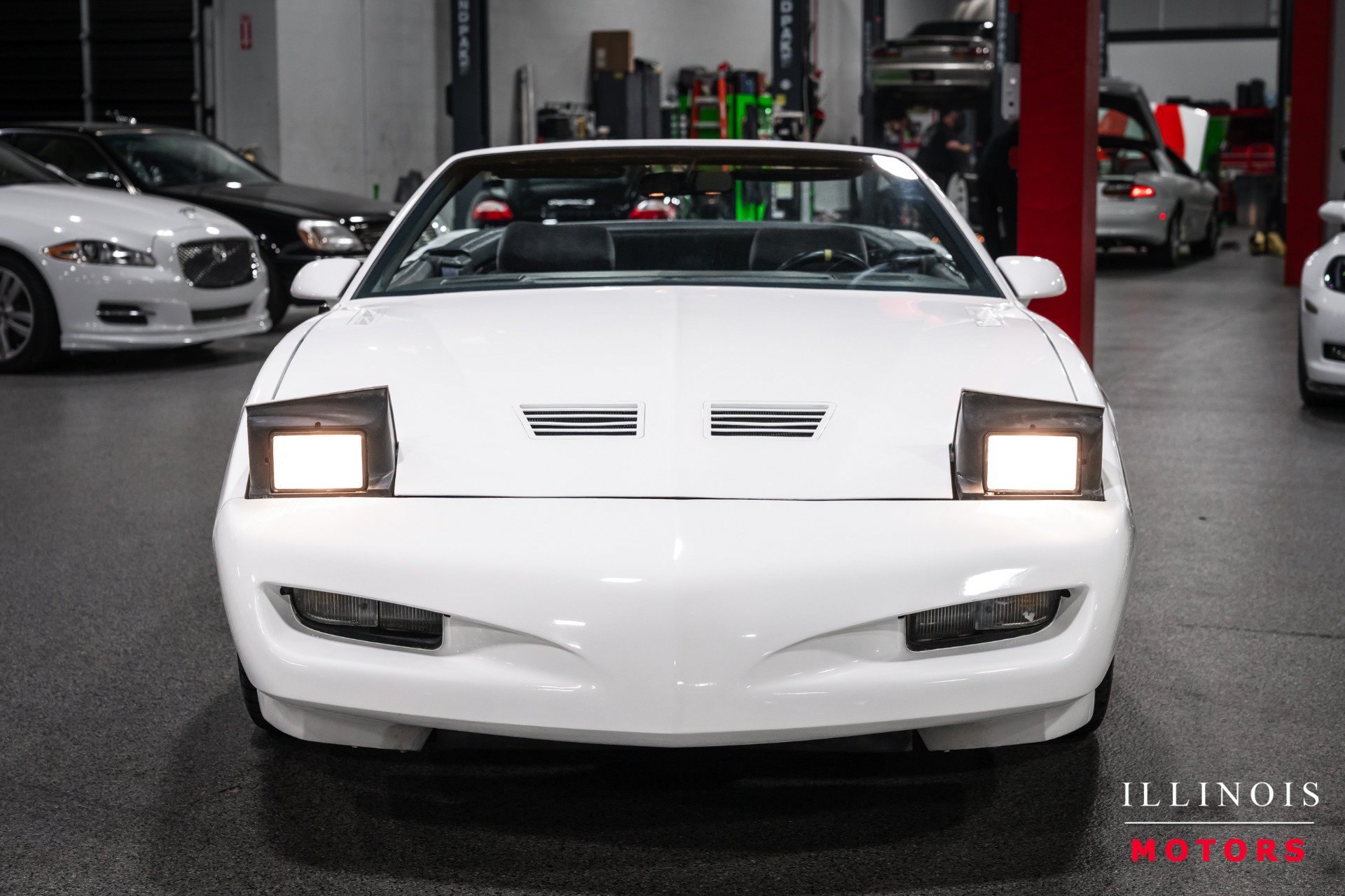 Used 1991 Pontiac Firebird Trans Am RWD image 8