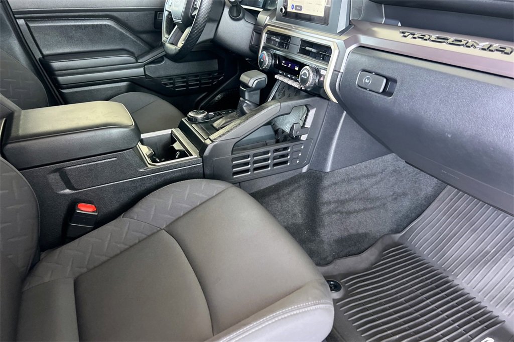Certified 2025 Toyota Tacoma SR5 image 19