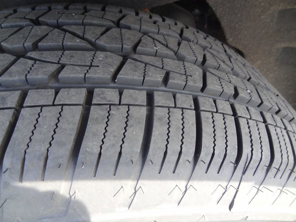 Used 2024 Ford Expedition XLT image 14