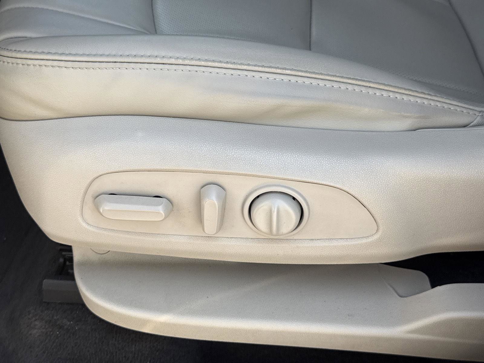 Used 2020 Buick Enclave Essence w/ Sound and Sites Package image 14