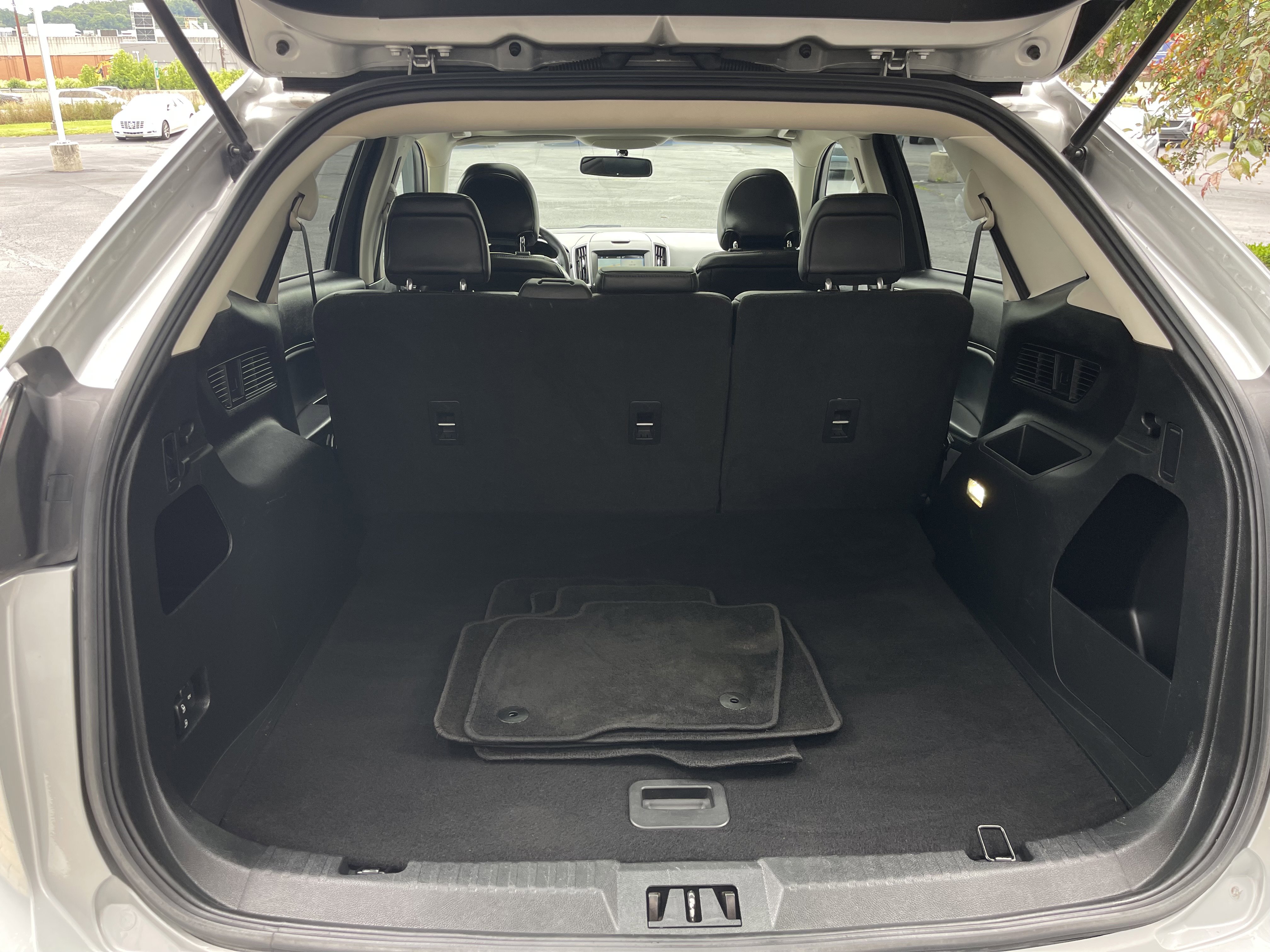 Used 2017 Ford Edge SEL w/ Equipment Group 201A AWD/4WD image 8