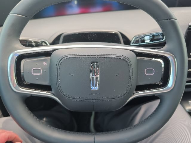 Used 2026 Lincoln Nautilus Premier AWD/4WD image 14