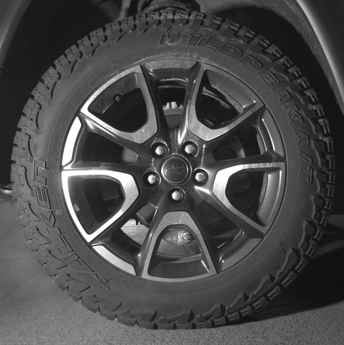 Used 2025 Jeep Compass Trailhawk AWD/4WD image 15