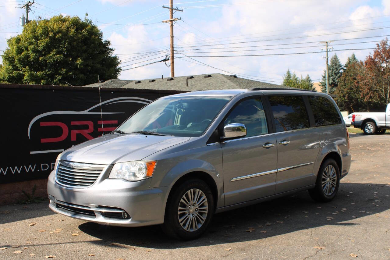 Used 2014 Chrysler Town & Country Touring-L w/ Driver Convenience Group