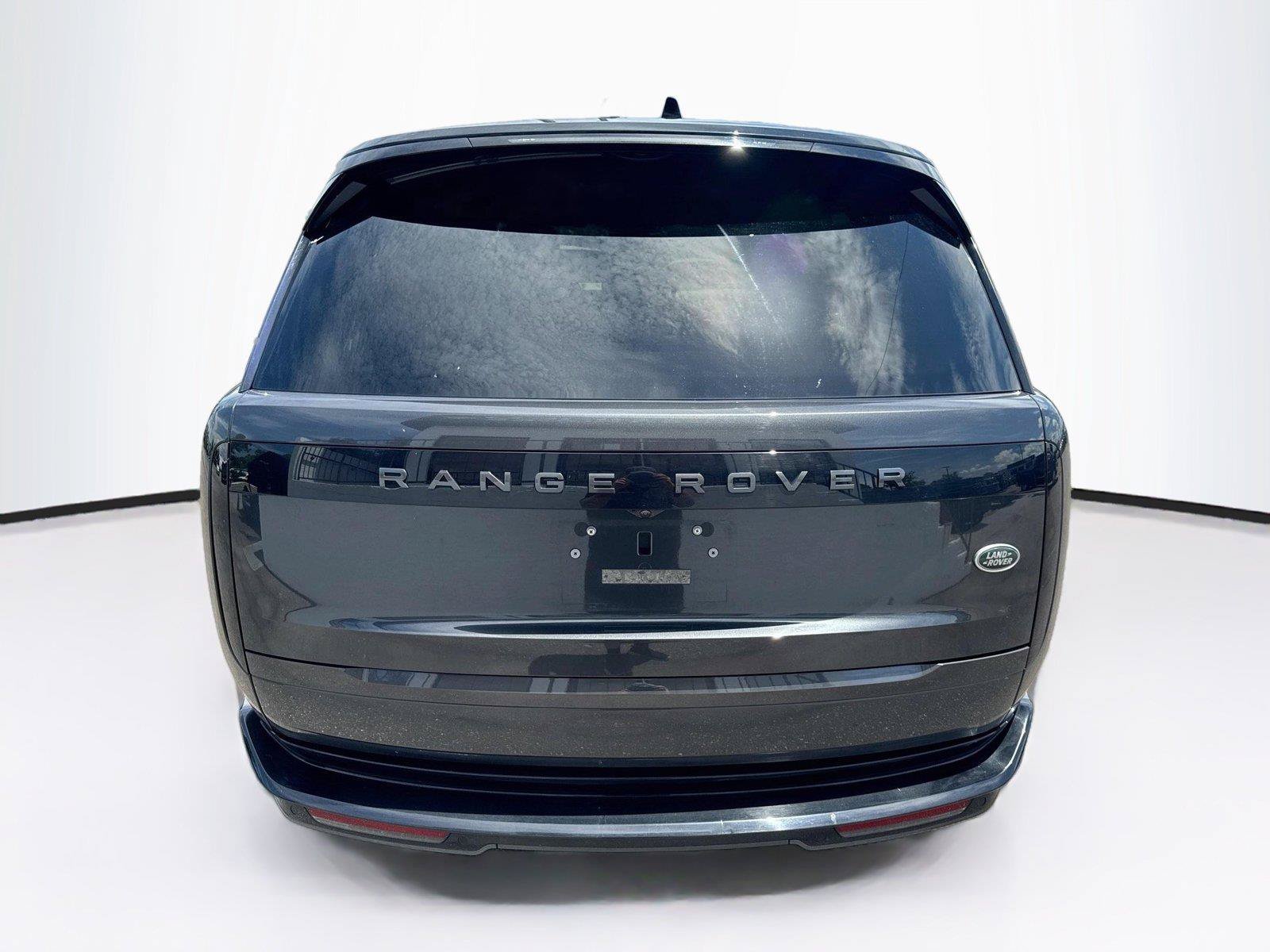 Used 2023 Land Rover Range Rover SE AWD/4WD image 4