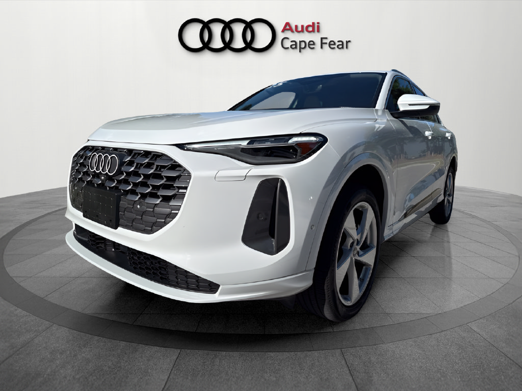 Used 2025 Audi Q5 Premium Plus AWD/4WD image 2