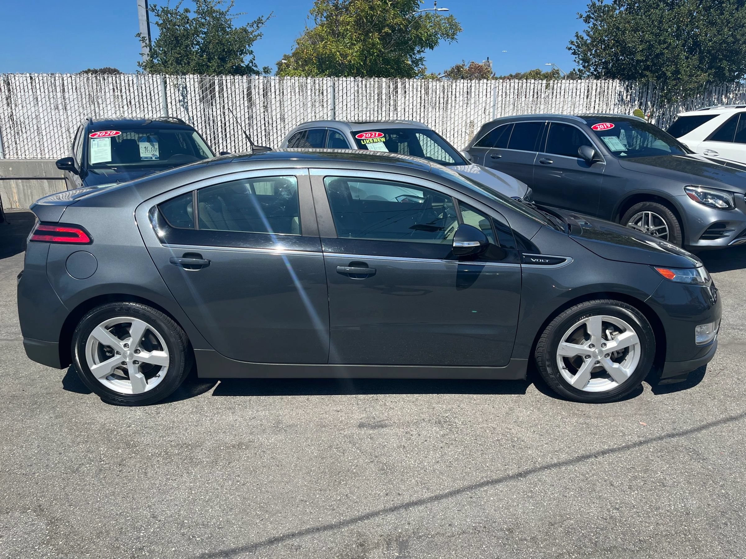 Used 2013 Chevrolet Volt Premium w/ Premium Trim Package FWD image 4