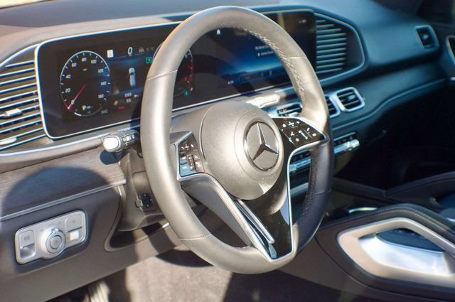 Used 2025 Mercedes-Benz GLE 350 4MATIC w/ 3rd Row Seat Package image 21