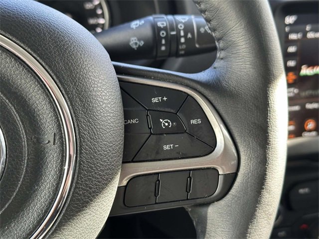 Certified 2022 Jeep Renegade Latitude w/ Convenience Group image 32