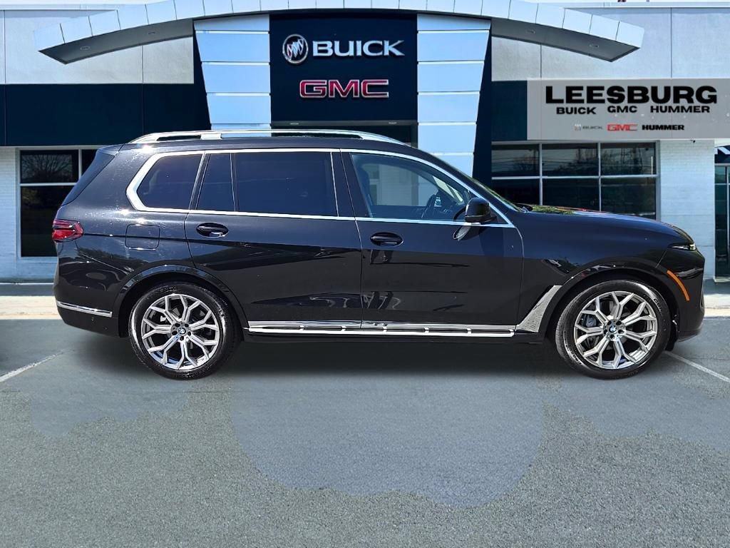 Used 2025 BMW X7 xDrive40i AWD/4WD image 8