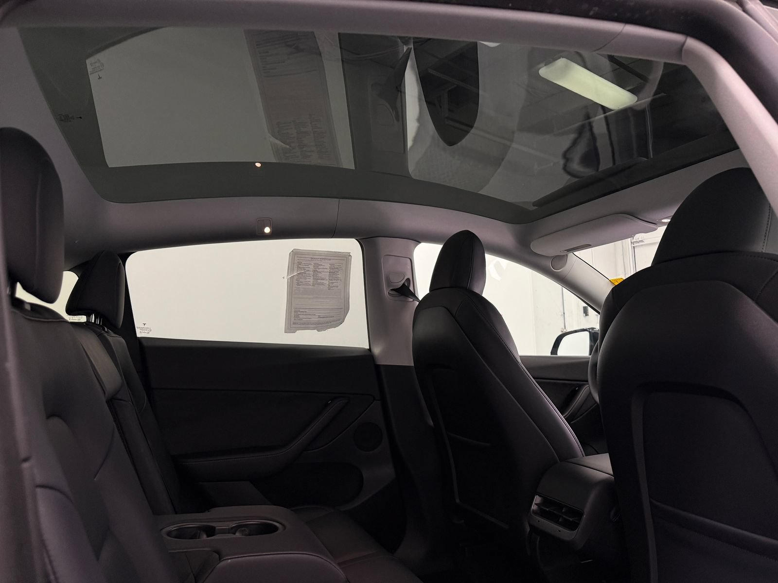Used 2022 Tesla Model Y Performance AWD/4WD image 9