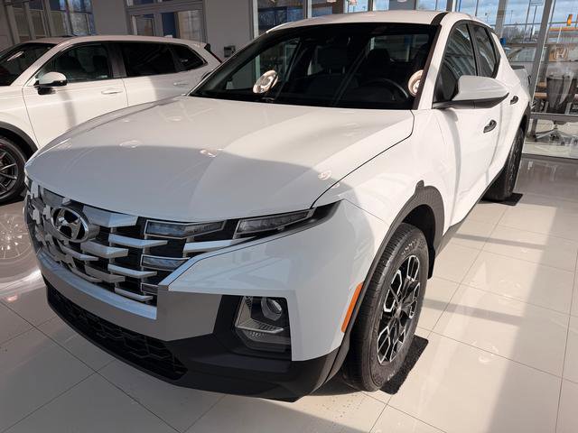 Used 2023 Hyundai Santa Cruz SE image 2