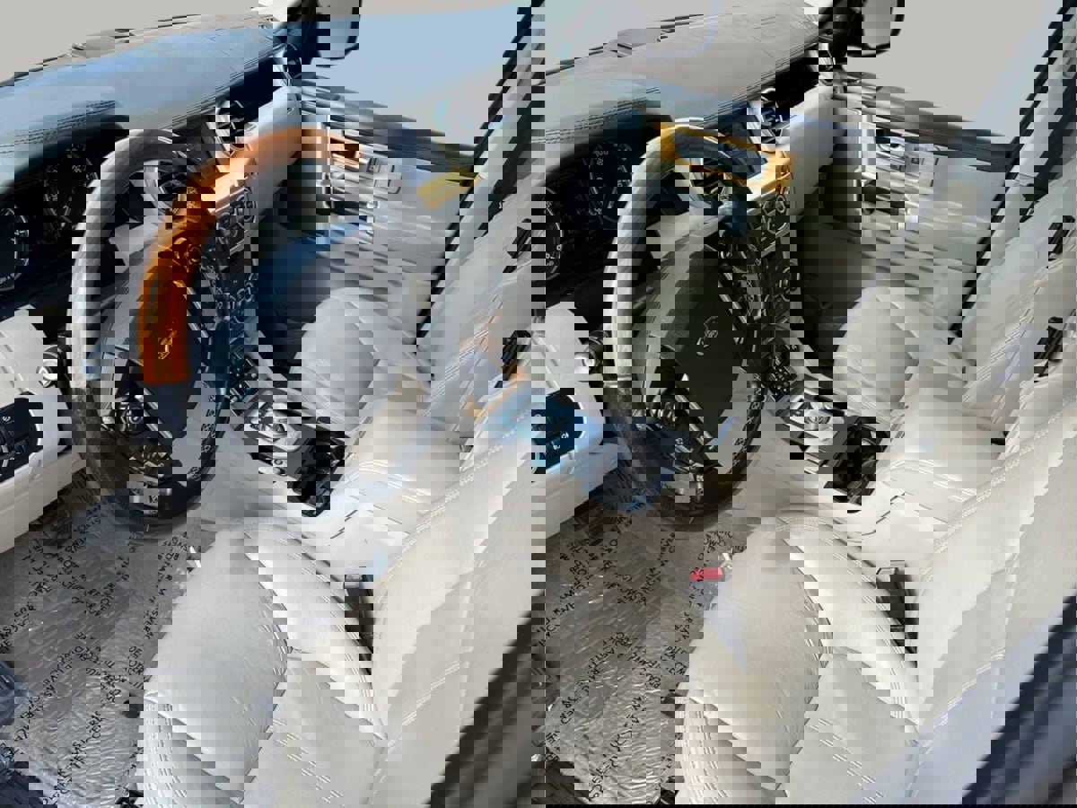 Used 2015 Land Rover LR4 HSE LUX image 9