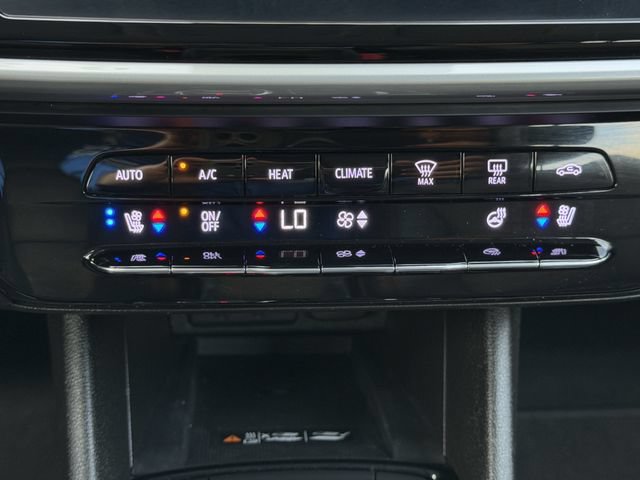 Certified 2023 Chevrolet Bolt EUV LT w/ Convenience Package FWD image 22