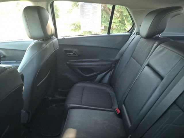 Used 2022 Chevrolet Trax LT w/ LT Convenience Package AWD/4WD image 10