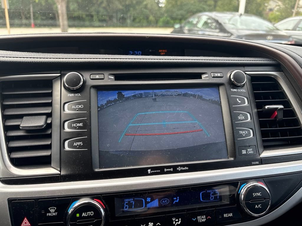 Used 2019 Toyota Highlander XLE AWD/4WD image 29