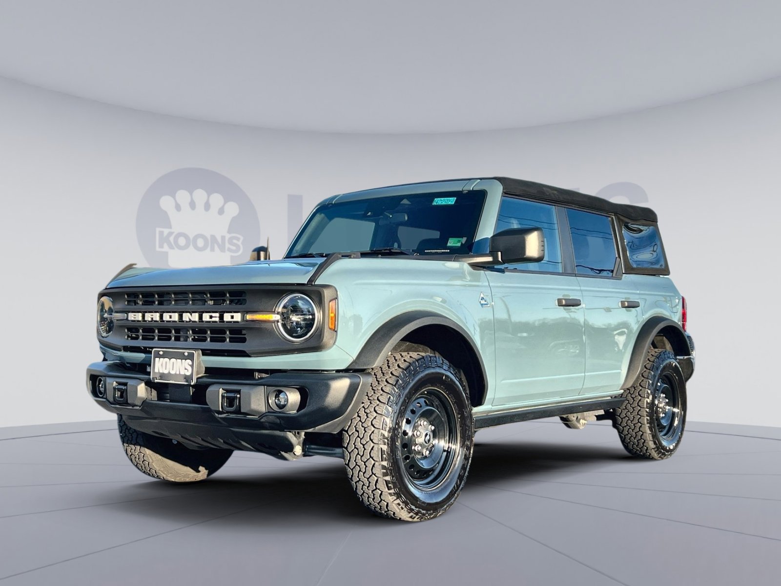 Used 2023 Ford Bronco Black Diamond image 1