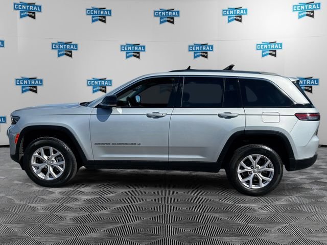 Used 2022 Jeep Grand Cherokee Limited AWD/4WD image 3