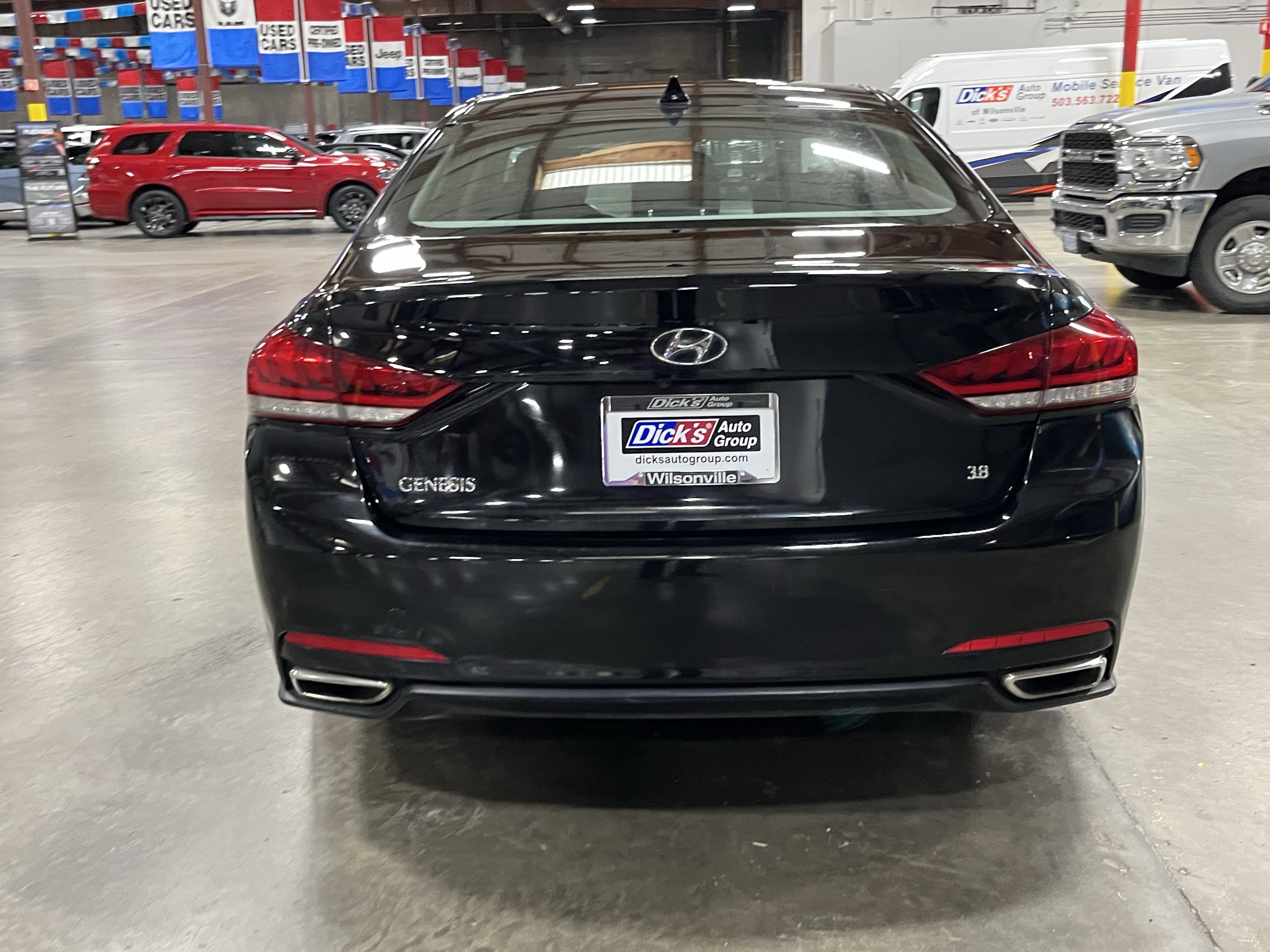 Used 2016 Hyundai Genesis 3.8 RWD image 4