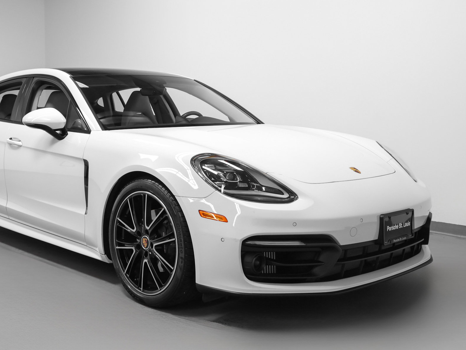 Certified 2023 Porsche Panamera Platinum Edition RWD image 7