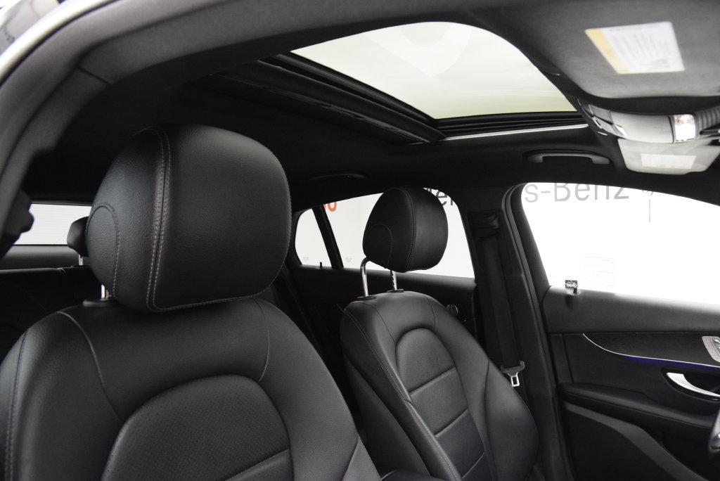 Used 2021 Mercedes-Benz GLC 300 4MATIC Coupe image 18