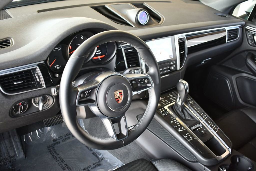 Used 2018 Porsche Macan image 36