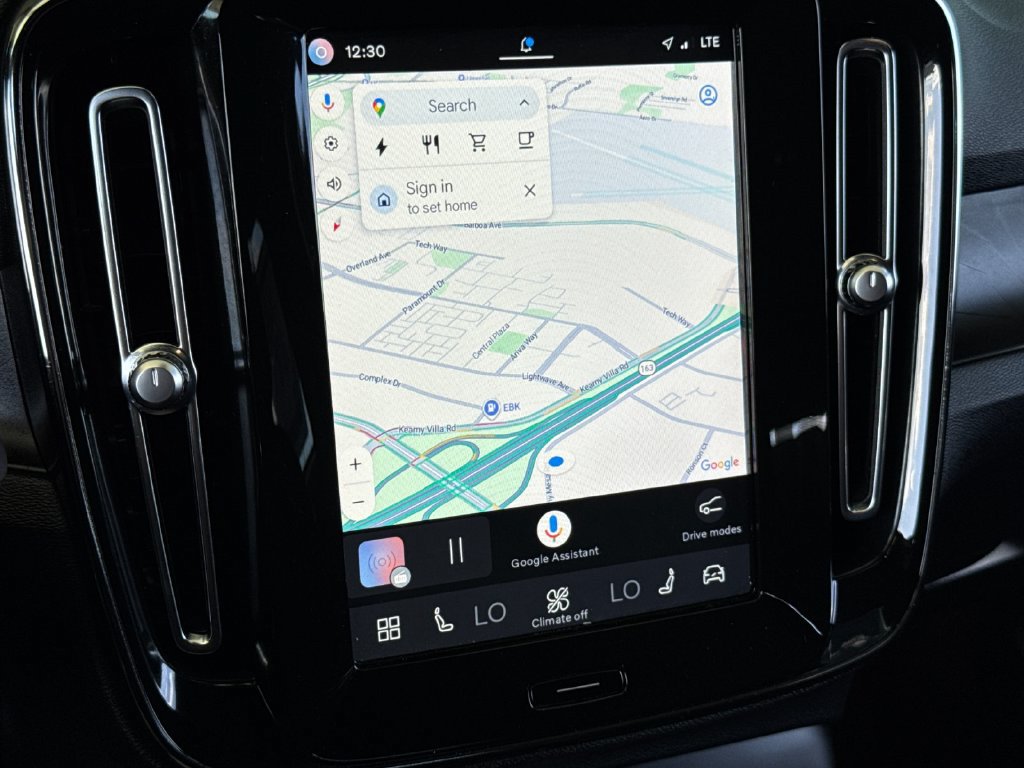 Certified 2023 Volvo XC40 Recharge Core w/ Protection Package Premier AWD/4WD image 18