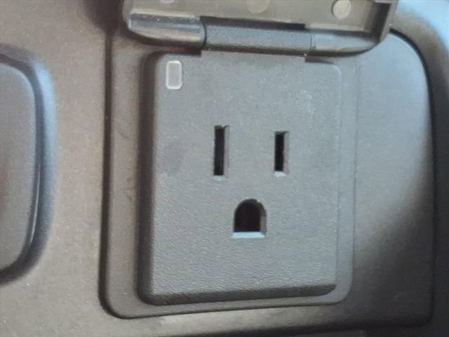 Used 2018 Chevrolet Silverado 1500 LTZ w/ LTZ Plus Package image 18