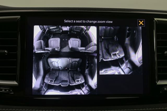 Used 2022 Chrysler Pacifica Touring-L w/ Uconnect Theater Family Group AWD/4WD image 28