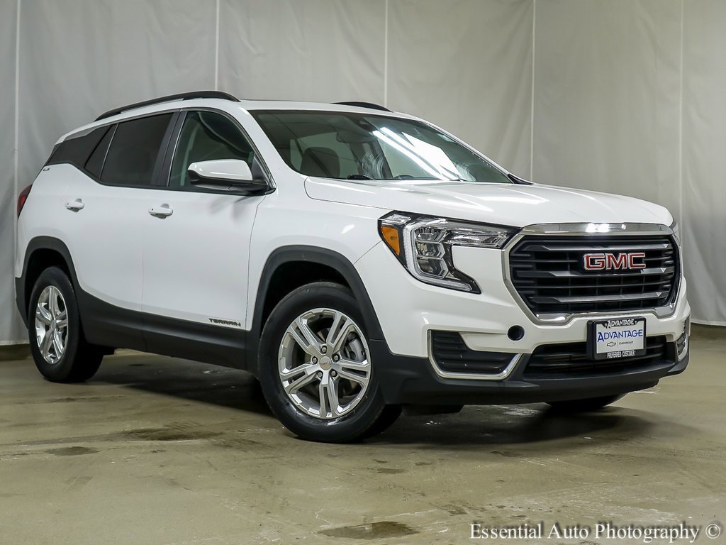 Used 2022 GMC Terrain SLE w/ Driver Convenience Package image 2